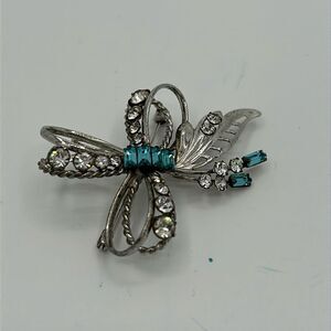 VIntage 1960s brooch.